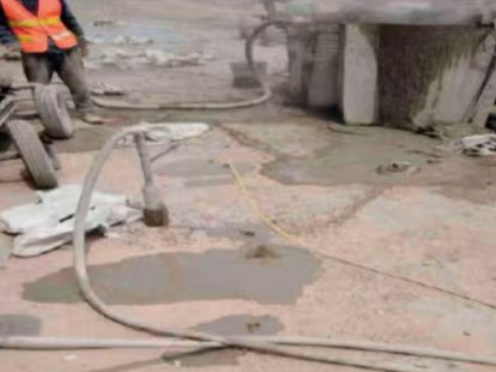 黄山水泥混凝土路面板底注浆技术 路面脱空注浆整治方案